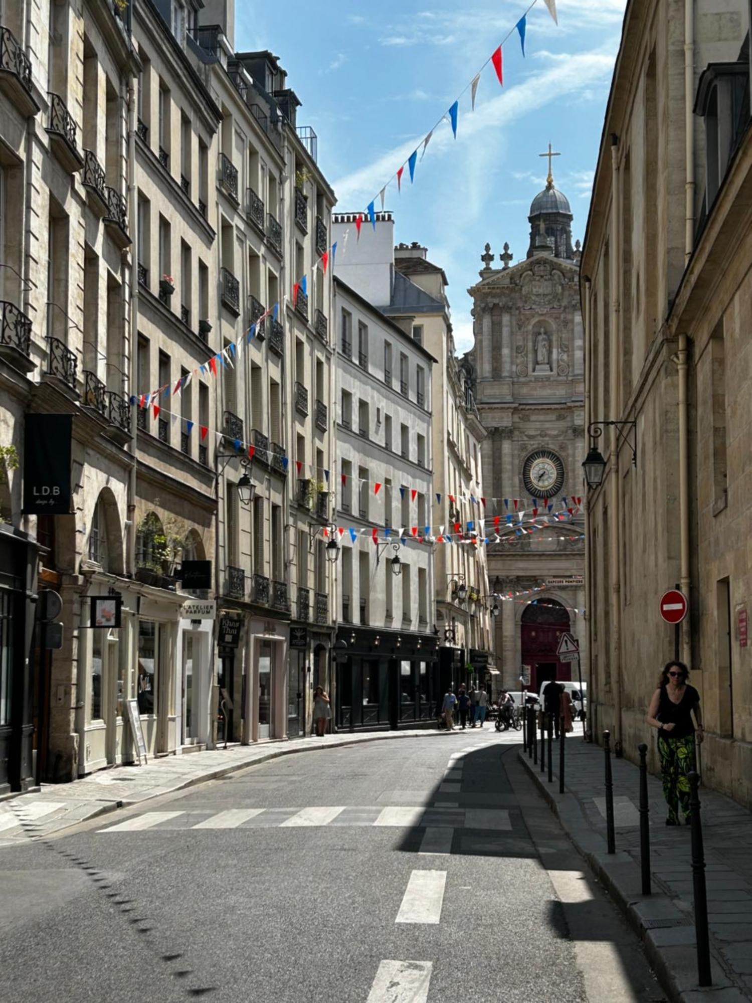 Apartment En Plein Coeur Du Marais