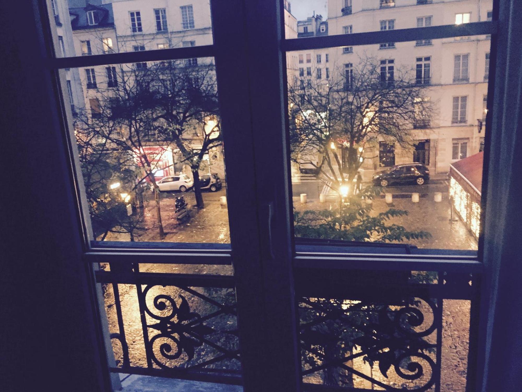 En Plein Coeur Du Marais Apartment